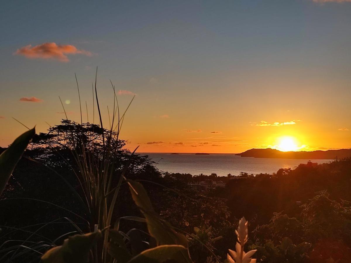 Bungalow Soleil Levant Le Robert Bagian luar foto